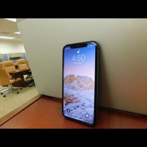 iPhone 11 64GB (unlocked for any carrier)